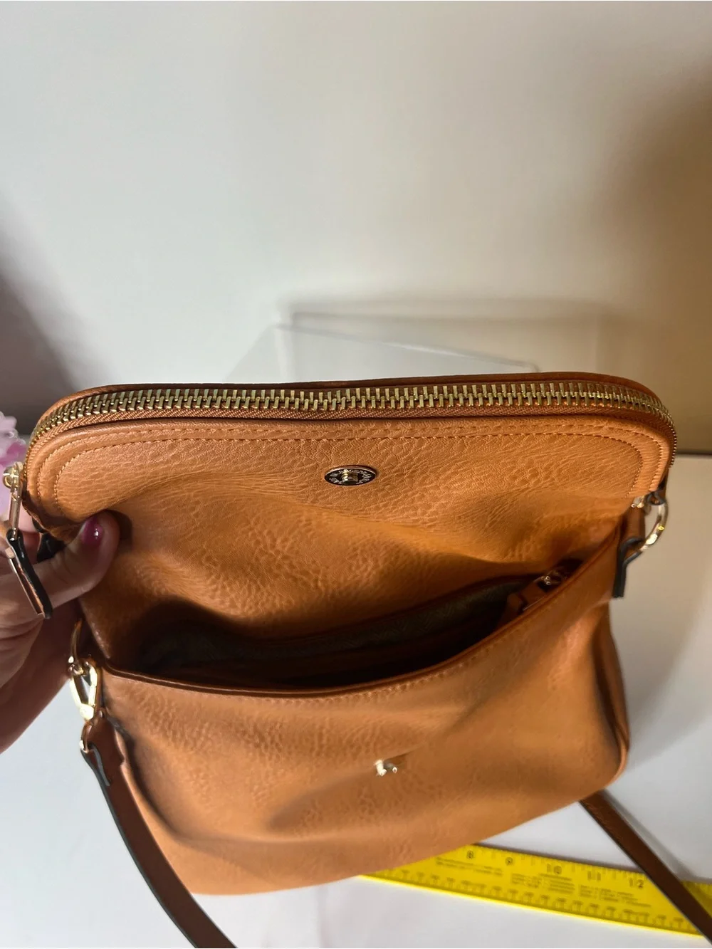 Moda Luxe Classic Tan Pebbled Leather Shoulder Bag